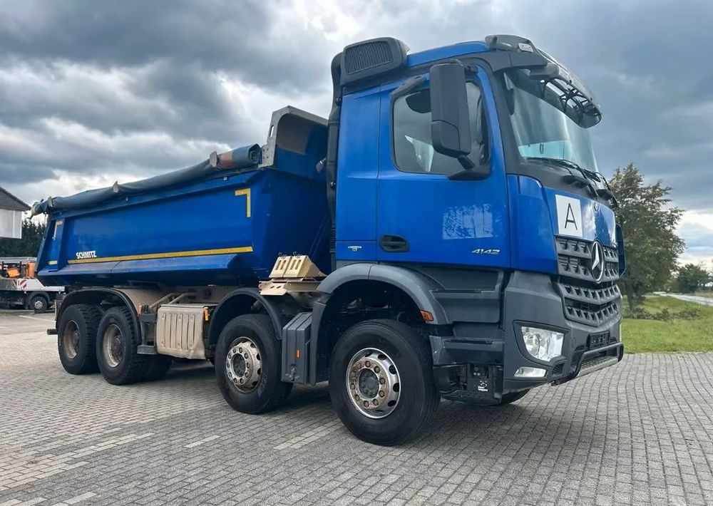 Mercedes-Benz Arocs 4142 | Wywrotka Schmitz | 8x4 | Euro 6 | Klima | Retarder | 242 598 km - شاحنة قلاب: صورة 1 Mercedes-Benz Arocs 4142 | Wywrotka Schmitz | 8x4 | Euro 6 | Klima | Retarder | 242 598 km - شاحنة قلاب: صورة 1