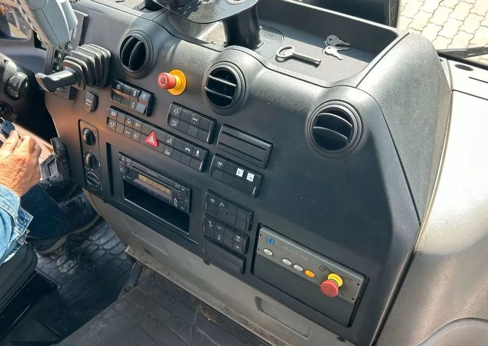 شاحنة قمامة Mercedes-Benz Econic 2630 L Faun Variopress Zöller / 1. właściciel / Euro6 / 6x2 /: صورة 17 شاحنة قمامة Mercedes-Benz Econic 2630 L Faun Variopress Zöller / 1. właściciel / Euro6 / 6x2 /: صورة 17