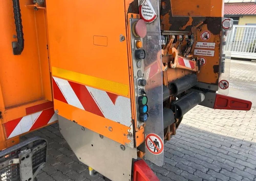 شاحنة قمامة Mercedes-Benz Econic 2630 L Faun Variopress Zöller / 1. właściciel / Euro6 / 6x2 /: صورة 16 شاحنة قمامة Mercedes-Benz Econic 2630 L Faun Variopress Zöller / 1. właściciel / Euro6 / 6x2 /: صورة 16