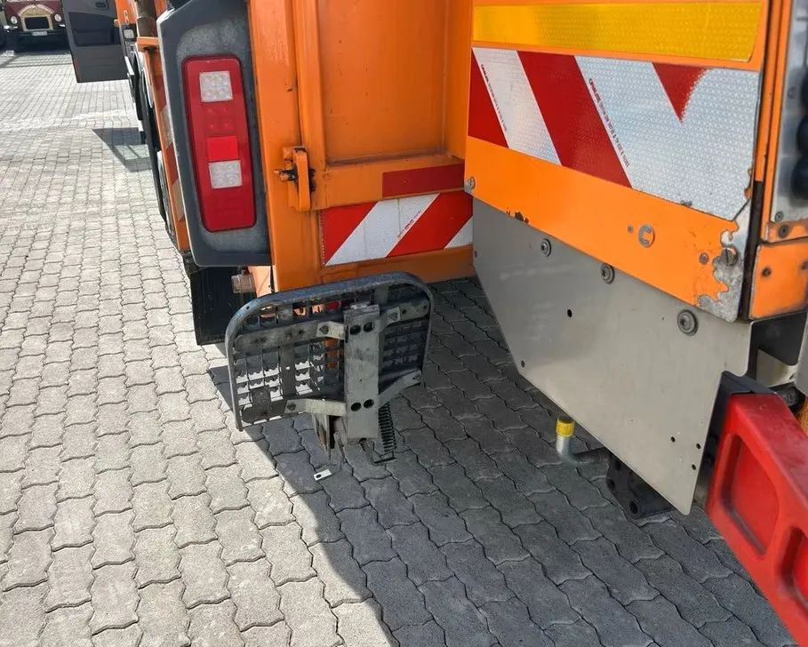 شاحنة قمامة Mercedes-Benz Econic 2630 L Faun Variopress Zöller / 1. właściciel / Euro6 / 6x2 /: صورة 12 شاحنة قمامة Mercedes-Benz Econic 2630 L Faun Variopress Zöller / 1. właściciel / Euro6 / 6x2 /: صورة 12