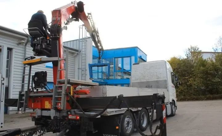 Volvo FH500 6x2 | Platforma z HDS Fassi F215A7 - Sterowanie radiowe | Euro 6 | Automatyczna skrzynia | 390 000 km - شاحنات مسطحة, شاحنة كرين: صورة 4 Volvo FH500 6x2 | Platforma z HDS Fassi F215A7 - Sterowanie radiowe | Euro 6 | Automatyczna skrzynia | 390 000 km - شاحنات مسطحة, شاحنة كرين: صورة 4