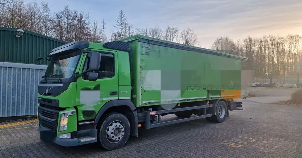 Volvo FM 420 – zabudowa + plandeka / Automatyczna skrzynia / Euro 6 / Zawieszenie pneumatyczne/ 4x2/ - شاحنة ذات ستائر جانبية: صورة 2 Volvo FM 420 – zabudowa + plandeka / Automatyczna skrzynia / Euro 6 / Zawieszenie pneumatyczne/ 4x2/ - شاحنة ذات ستائر جانبية: صورة 2