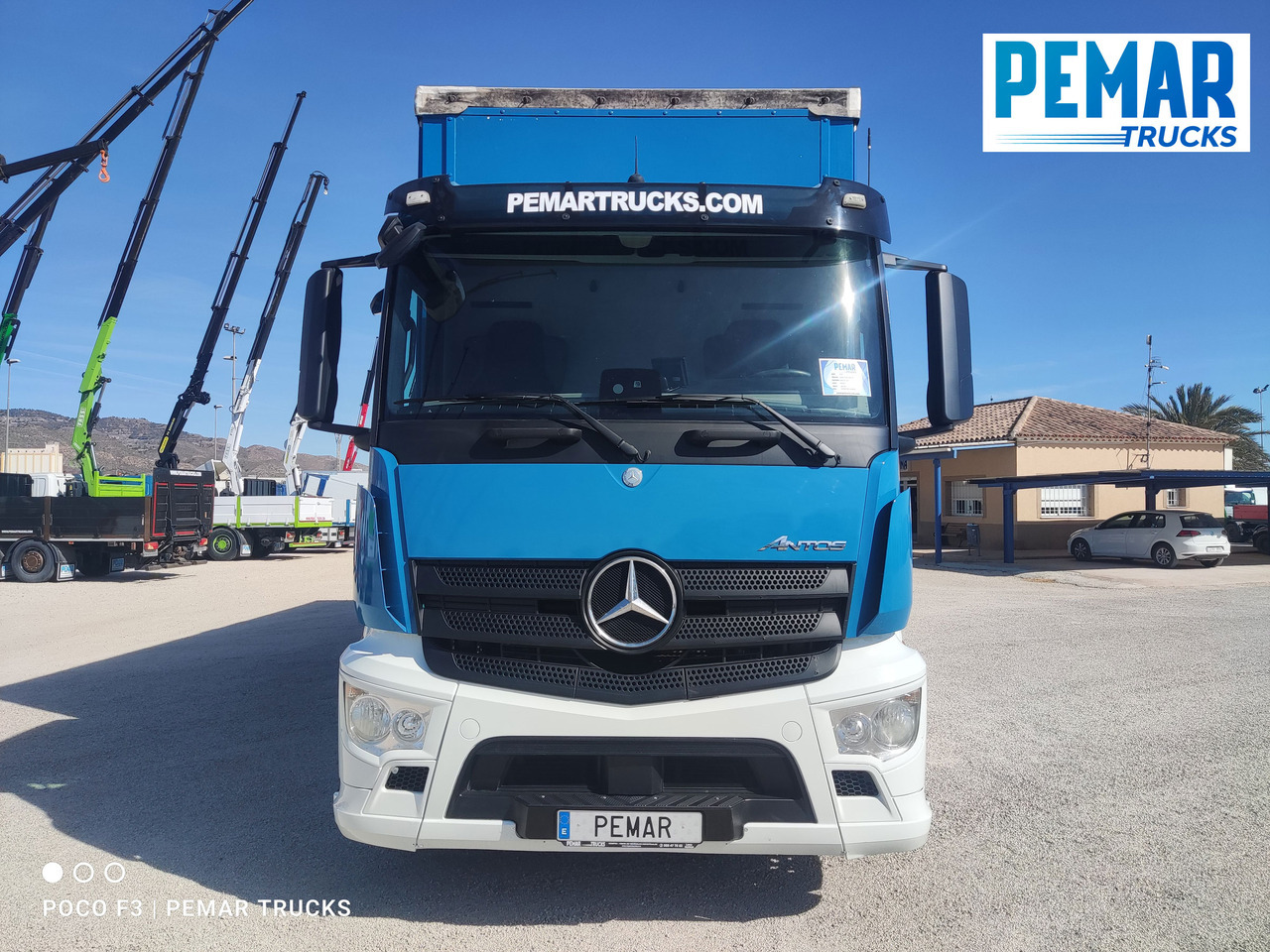 MERCEDES-BENZ ANTOS 1827 SEMITAUTLINER RETARDER - شاحنة ذات ستائر جانبية: صورة 2 MERCEDES-BENZ ANTOS 1827 SEMITAUTLINER RETARDER - شاحنة ذات ستائر جانبية: صورة 2