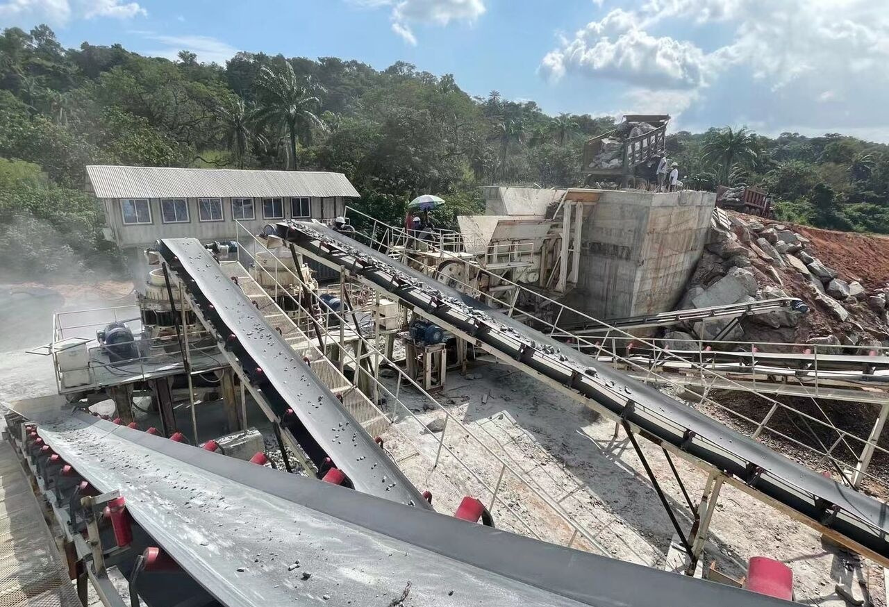 Kinglink 150-250TPH Granite Stone Rock Crushing Plant - كسارة مخرو: صورة 4 Kinglink 150-250TPH Granite Stone Rock Crushing Plant - كسارة مخرو: صورة 4