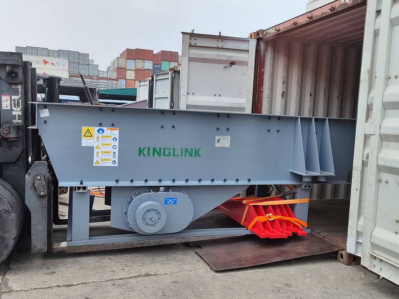 Kinglink Heavy-Duty Vibrating Grizzly Feeder ZSW380x96 - آلات التعدين: صورة 1 Kinglink Heavy-Duty Vibrating Grizzly Feeder ZSW380x96 - آلات التعدين: صورة 1
