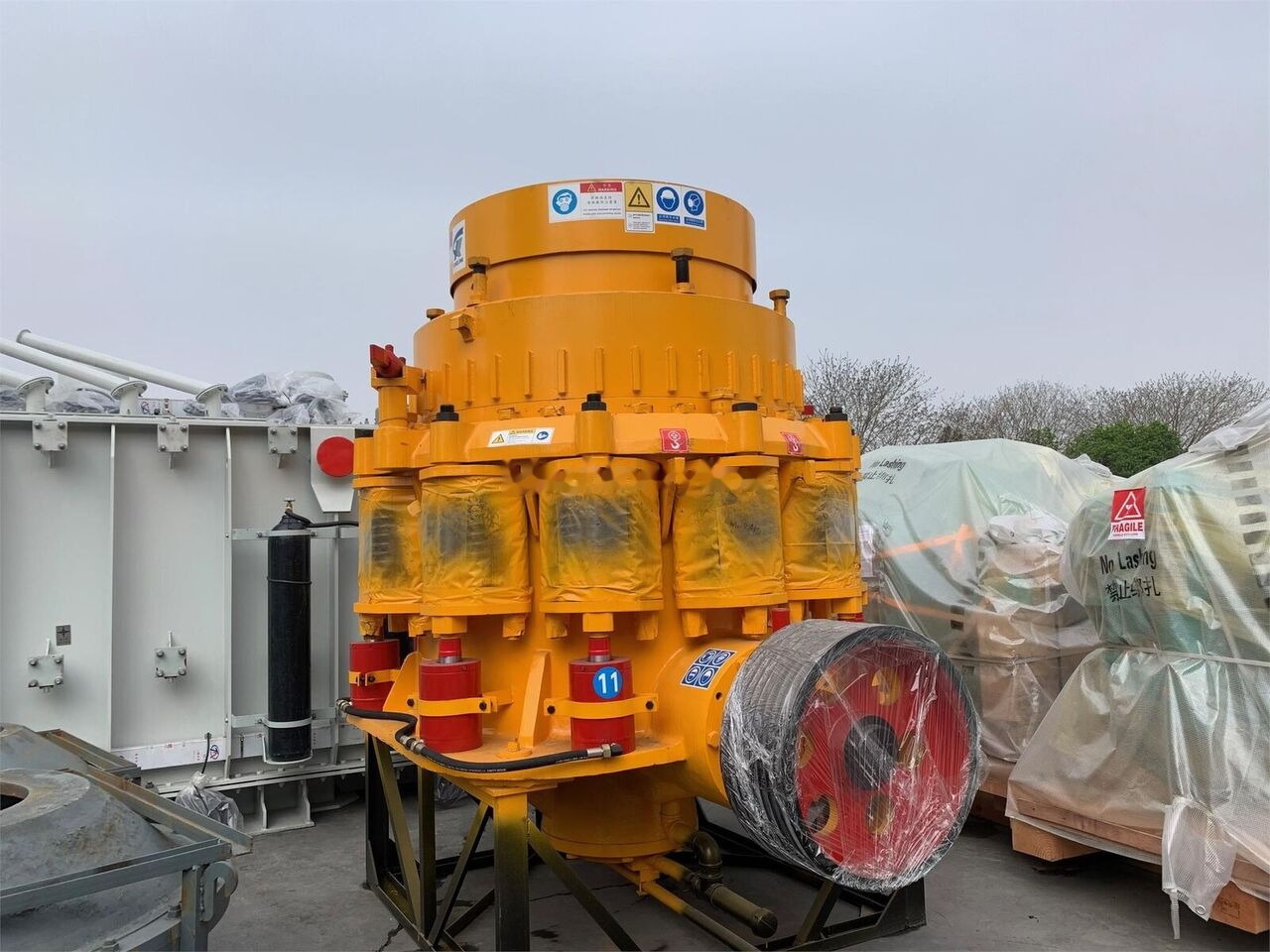 Kinglink KLC1300 Iron Ore Cone Crusher 150-250TPH - كسارة مخرو: صورة 1 Kinglink KLC1300 Iron Ore Cone Crusher 150-250TPH - كسارة مخرو: صورة 1