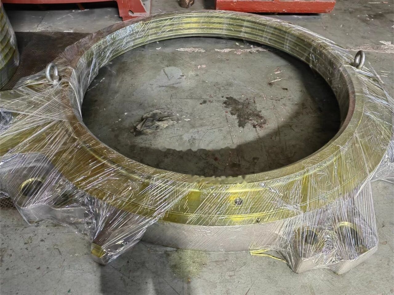 Metso Adjustment Ring for Metso HP400 Cone Crusher - كسارة مخرو: صورة 1 Metso Adjustment Ring for Metso HP400 Cone Crusher - كسارة مخرو: صورة 1