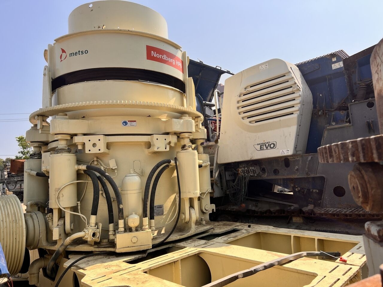 Metso Nordberg HP6 Cone Crusher | Hard Stone - كسارة مخرو: صورة 1 Metso Nordberg HP6 Cone Crusher | Hard Stone - كسارة مخرو: صورة 1