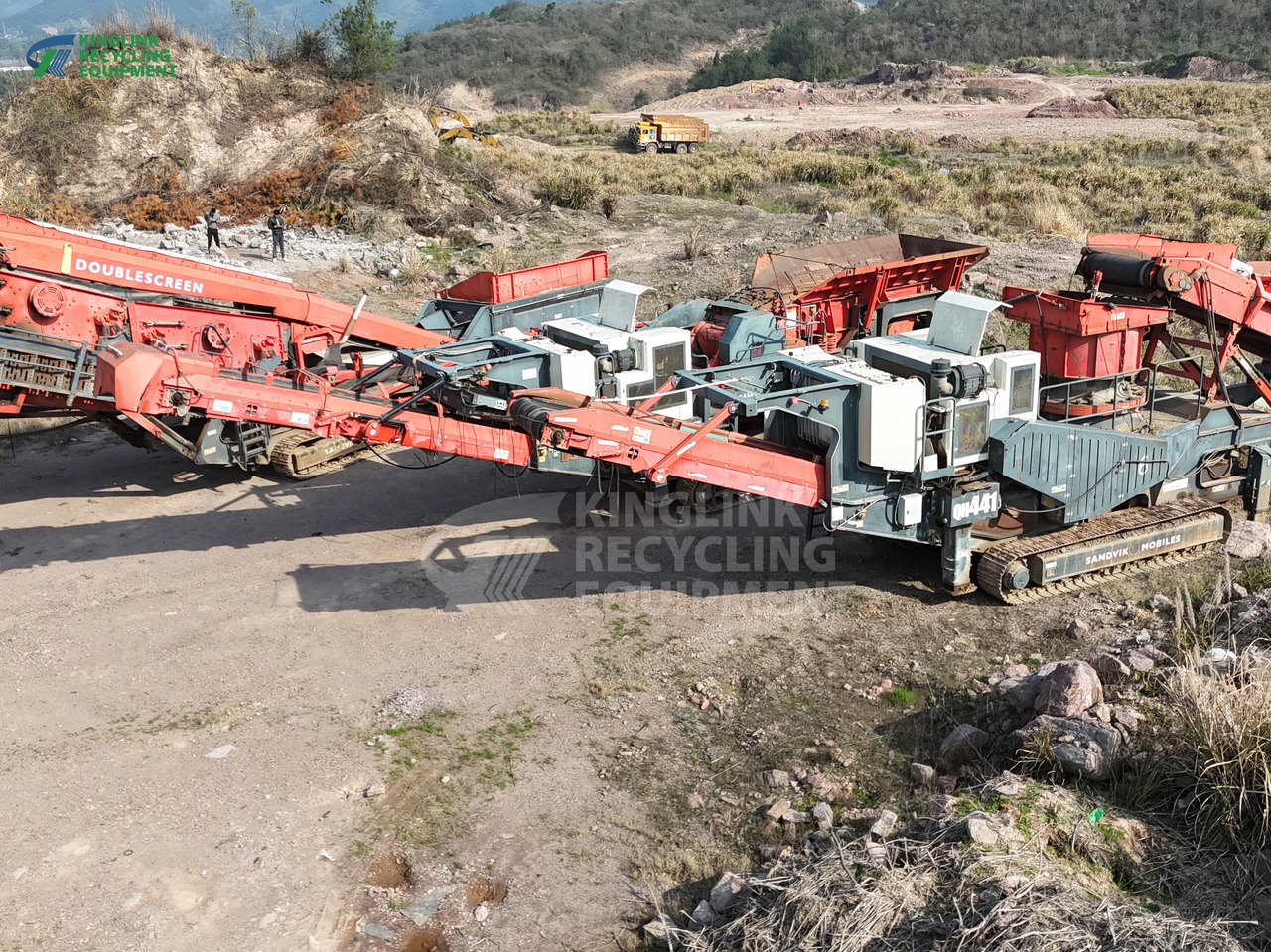 SANDVIK QJ341 QH441 QA451 mobile crushing plant - كسارة متحركه: صورة 4 SANDVIK QJ341 QH441 QA451 mobile crushing plant - كسارة متحركه: صورة 4