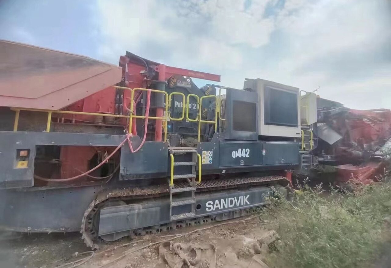Sandvik QI442 Tracked Impact Crusher+QA335 Tracked Screen - كسارة متحركه: صورة 3 Sandvik QI442 Tracked Impact Crusher+QA335 Tracked Screen - كسارة متحركه: صورة 3