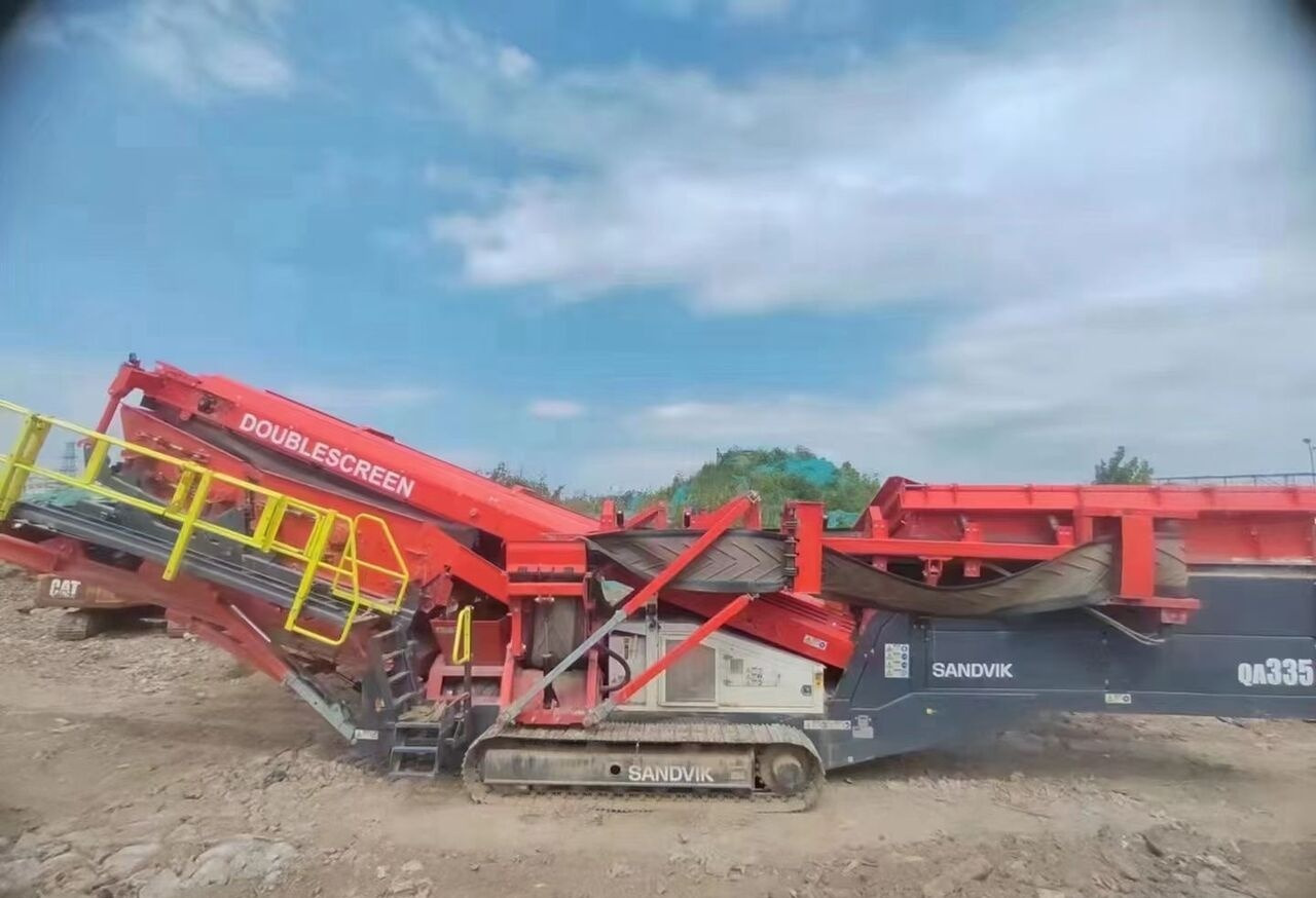 Sandvik QI442 Tracked Impact Crusher+QA335 Tracked Screen - كسارة متحركه: صورة 1 Sandvik QI442 Tracked Impact Crusher+QA335 Tracked Screen - كسارة متحركه: صورة 1