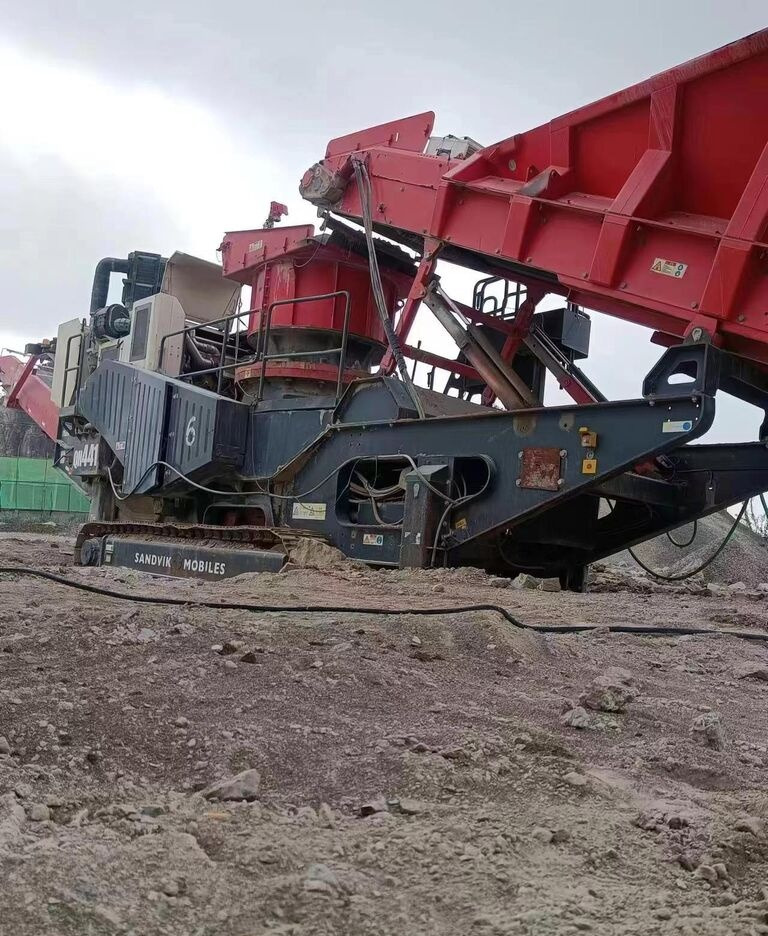 Sandvik QJ341,QH441,QA451 - كسارة فكية: صورة 2 Sandvik QJ341,QH441,QA451 - كسارة فكية: صورة 2