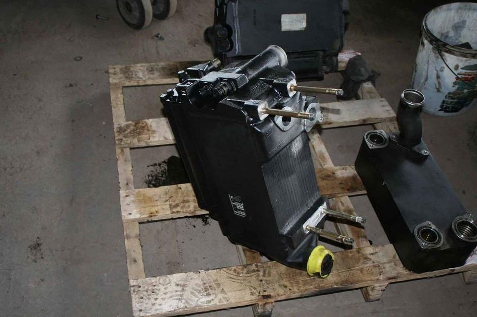 Wärmetauscher / Ölkühler ZF Getriebe 0501209257 - علبة التروس و قطع الغيار: صورة 1 Wärmetauscher / Ölkühler ZF Getriebe 0501209257 - علبة التروس و قطع الغيار: صورة 1