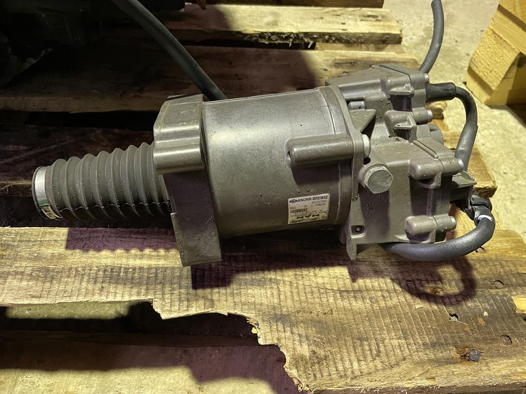 KNORR-BREMSE ASTRONIC AIR CLUTCH - 81.30716 - 6115 - القابض و قطع الغيار - شاحنة: صورة 1 KNORR-BREMSE ASTRONIC AIR CLUTCH - 81.30716 - 6115 - القابض و قطع الغيار - شاحنة: صورة 1