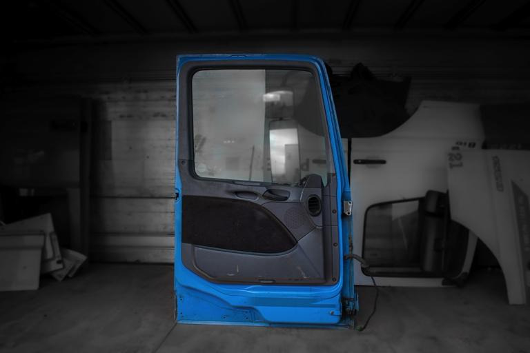 MERCEDES-BENZ ACTROS MEGA SPACE MP II - LEFT - باب و قطع الغيار - شاحنة: صورة 2 MERCEDES-BENZ ACTROS MEGA SPACE MP II - LEFT - باب و قطع الغيار - شاحنة: صورة 2