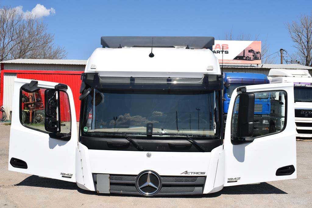 MERCEDES-BENZ ACTROS MP 4 (BIG SPACE) - كابينة - شاحنة: صورة 3 MERCEDES-BENZ ACTROS MP 4 (BIG SPACE) - كابينة - شاحنة: صورة 3