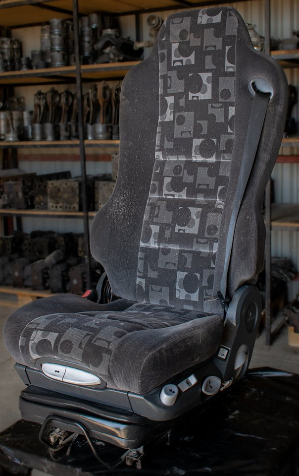 MERCEDES-BENZ ACTROS MP II AIR SEAT - DRIVER - مقعد - شاحنة: صورة 2 MERCEDES-BENZ ACTROS MP II AIR SEAT - DRIVER - مقعد - شاحنة: صورة 2