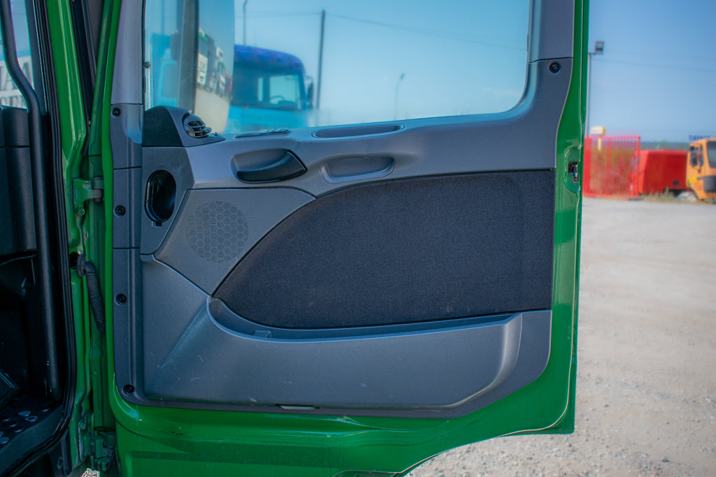 MERCEDES-BENZ ACTROS MP II DOOR LINING - PASSENGER - باب و قطع الغيار - شاحنة: صورة 1 MERCEDES-BENZ ACTROS MP II DOOR LINING - PASSENGER - باب و قطع الغيار - شاحنة: صورة 1
