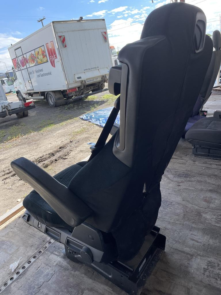 MERCEDES-BENZ ACTROS MP4 AIR DRIVER SEAT - مقعد - شاحنة: صورة 5 MERCEDES-BENZ ACTROS MP4 AIR DRIVER SEAT - مقعد - شاحنة: صورة 5
