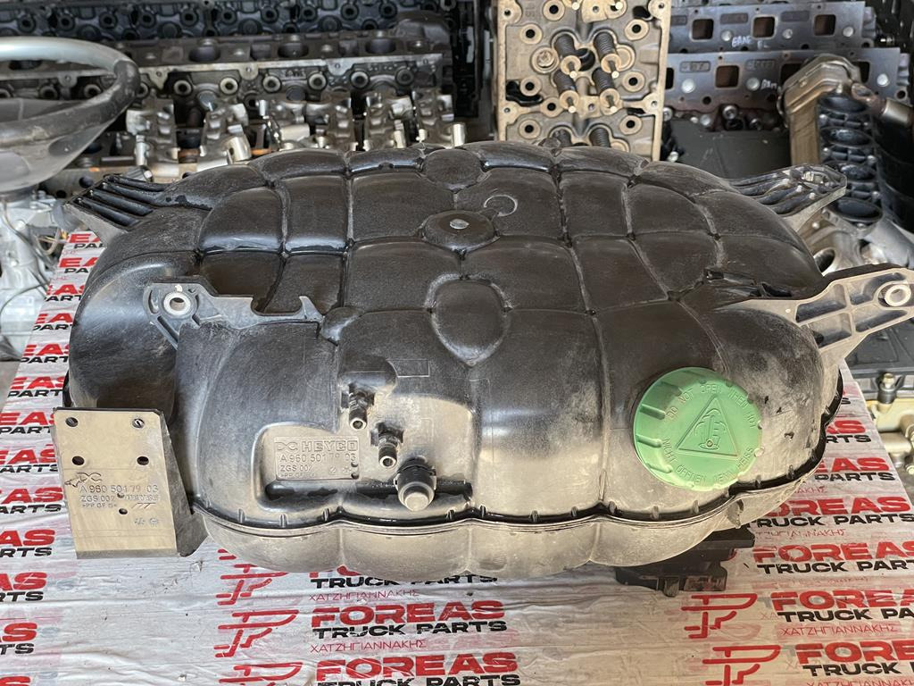 MERCEDES-BENZ ACTROS MP4 ZGS 004 - A 960 501 7903 - خزان التوسع - شاحنة: صورة 1 MERCEDES-BENZ ACTROS MP4 ZGS 004 - A 960 501 7903 - خزان التوسع - شاحنة: صورة 1