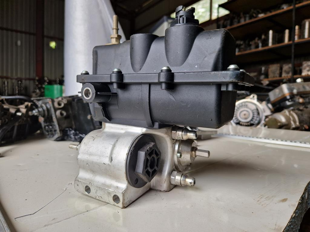 MERCEDES-BENZ ADBLUE SUPPLY PUMP FOR ATEGO - ACTROS - A 000 140 1578 ΚΑΙΝΟΥΡΓΙΑ - علبة العادم/ نظام العادم - شاحنة: صورة 3 MERCEDES-BENZ ADBLUE SUPPLY PUMP FOR ATEGO - ACTROS - A 000 140 1578 ΚΑΙΝΟΥΡΓΙΑ - علبة العادم/ نظام العادم - شاحنة: صورة 3