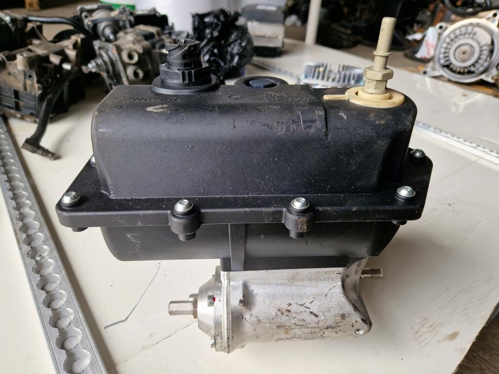 MERCEDES-BENZ ADBLUE SUPPLY PUMP FOR ATEGO - ACTROS - A 000 140 1578 ΚΑΙΝΟΥΡΓΙΑ - علبة العادم/ نظام العادم - شاحنة: صورة 2 MERCEDES-BENZ ADBLUE SUPPLY PUMP FOR ATEGO - ACTROS - A 000 140 1578 ΚΑΙΝΟΥΡΓΙΑ - علبة العادم/ نظام العادم - شاحنة: صورة 2