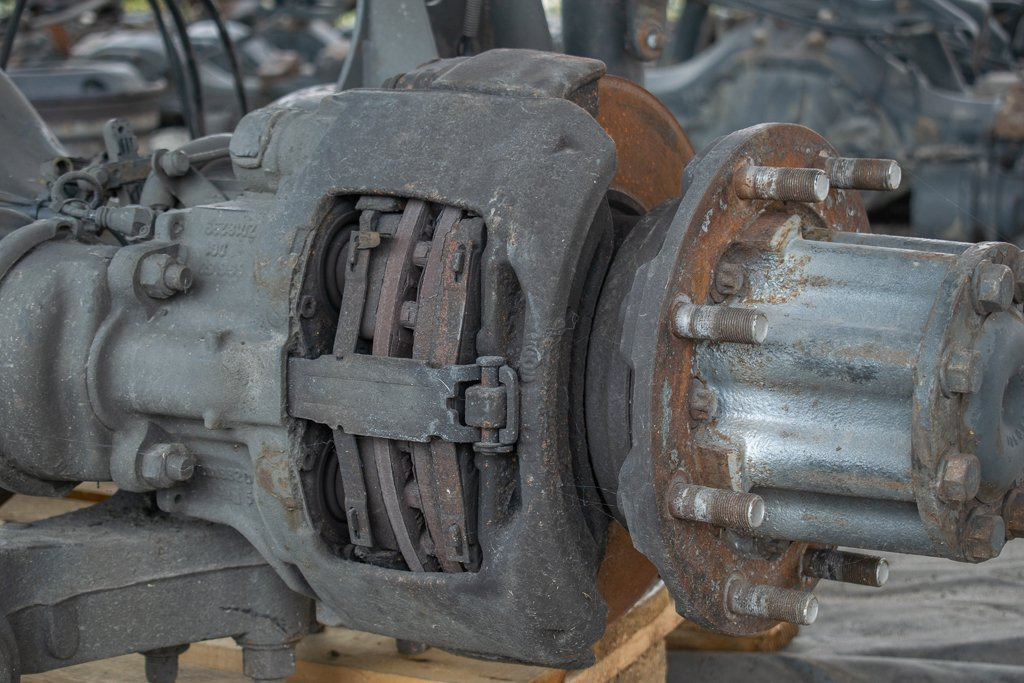 MERCEDES-BENZ ATEGO 8HOLE - PASSENGER - فك الكابح - شاحنة: صورة 1 MERCEDES-BENZ ATEGO 8HOLE - PASSENGER - فك الكابح - شاحنة: صورة 1