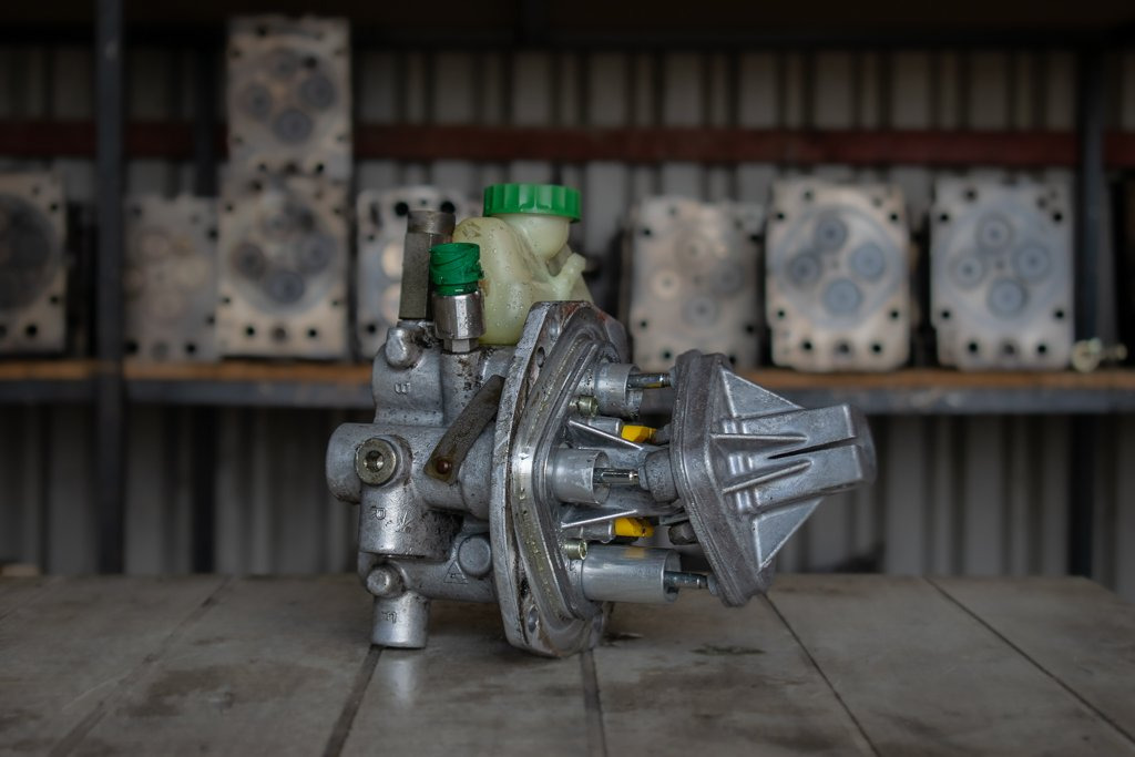 MERCEDES-BENZ AXOR II HYDRAULIC LEVER - أجهزة هيدروليكية - شاحنة: صورة 2 MERCEDES-BENZ AXOR II HYDRAULIC LEVER - أجهزة هيدروليكية - شاحنة: صورة 2