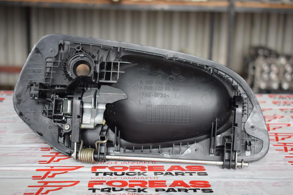 MERCEDES-BENZ DOOR HANDLE FOR ACTROS MP4 - DRIVER - باب و قطع الغيار - شاحنة: صورة 2 MERCEDES-BENZ DOOR HANDLE FOR ACTROS MP4 - DRIVER - باب و قطع الغيار - شاحنة: صورة 2