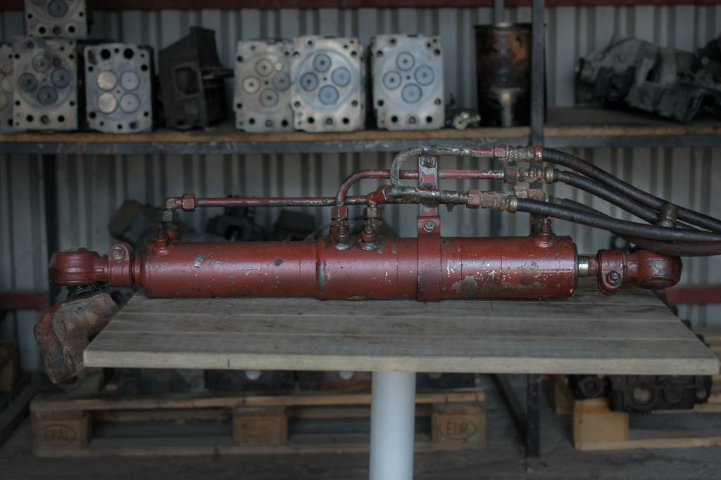 MERCEDES-BENZ SK HYDRAULIC STEERING BOTTLE - أسطوانة هيدروليكية - شاحنة: صورة 1 MERCEDES-BENZ SK HYDRAULIC STEERING BOTTLE - أسطوانة هيدروليكية - شاحنة: صورة 1