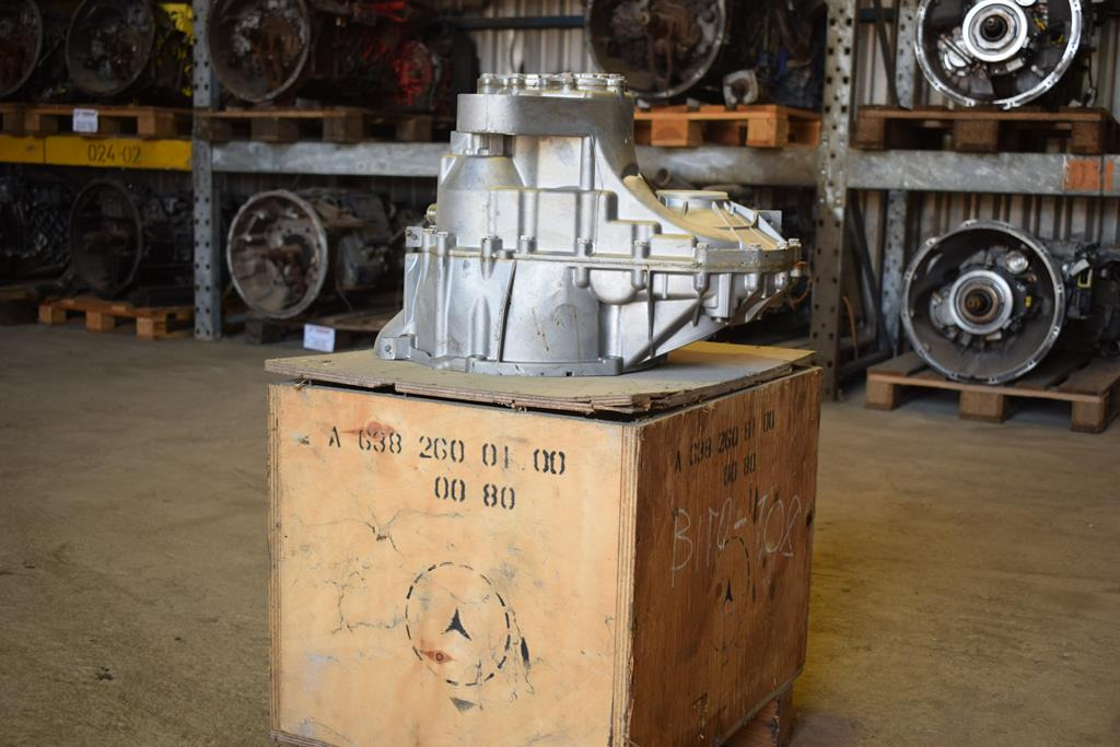 MERCEDES-BENZ VITO - Α 638 260 01 00 - صندوق التروس - شاحنة: صورة 2 MERCEDES-BENZ VITO - Α 638 260 01 00 - صندوق التروس - شاحنة: صورة 2