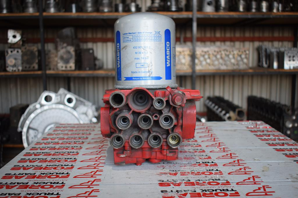 UNIT - AIR PREPARATION VALVE EAC 2 - صمام الفرامل - شاحنة: صورة 1 UNIT - AIR PREPARATION VALVE EAC 2 - صمام الفرامل - شاحنة: صورة 1