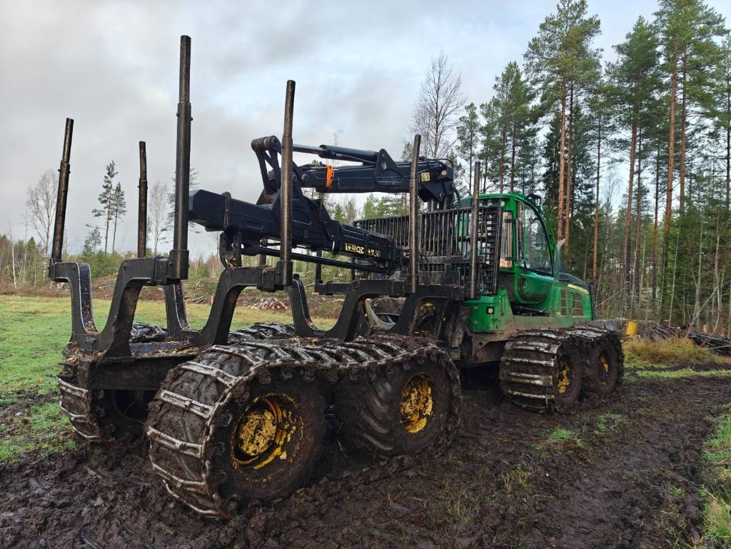 John Deere 1210 G - جرار شحن جذوع أشجار الغابات: صورة 5 John Deere 1210 G - جرار شحن جذوع أشجار الغابات: صورة 5