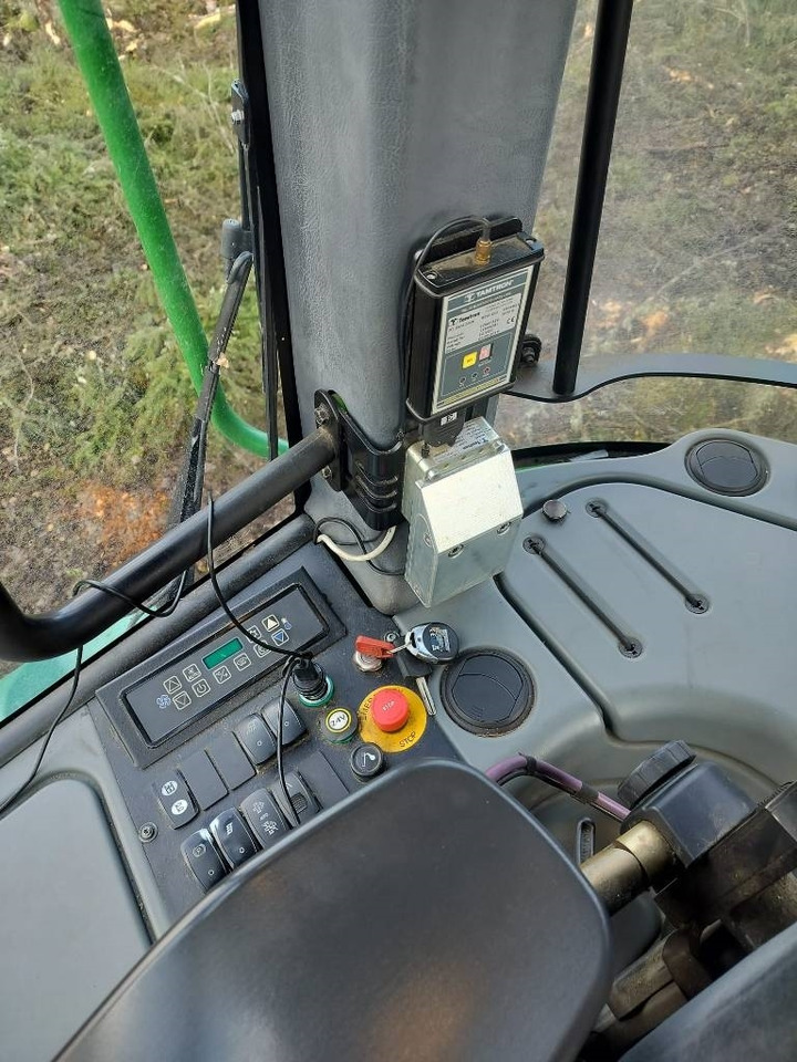 جرار شحن جذوع أشجار الغابات John Deere 1510 E: صورة 13