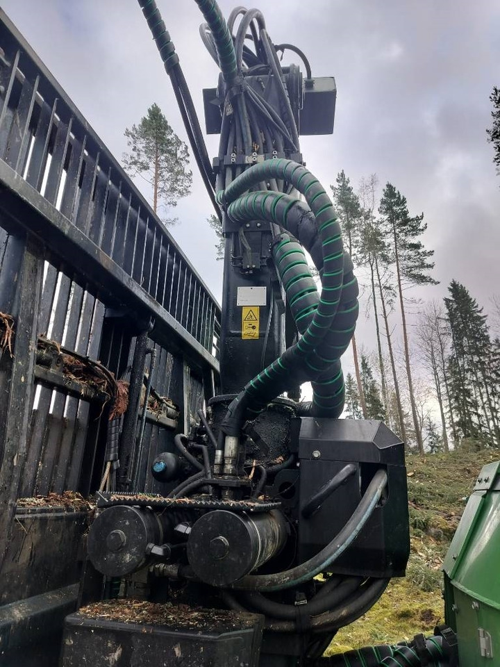 جرار شحن جذوع أشجار الغابات John Deere 1510 E: صورة 7