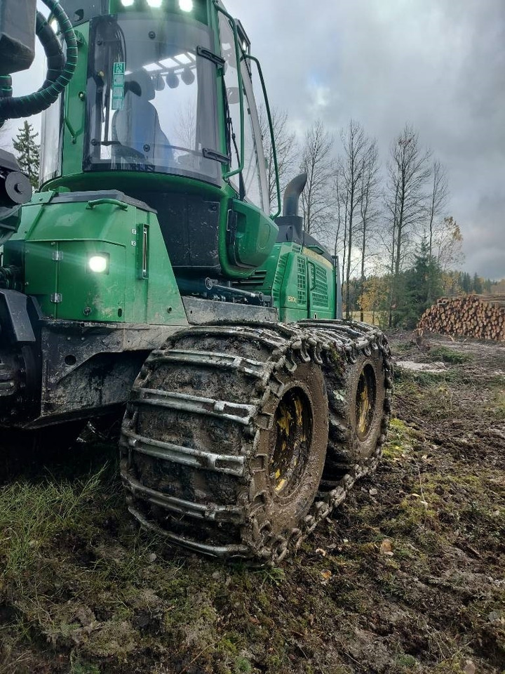 John Deere 1510 E - جرار شحن جذوع أشجار الغابات: صورة 5 John Deere 1510 E - جرار شحن جذوع أشجار الغابات: صورة 5