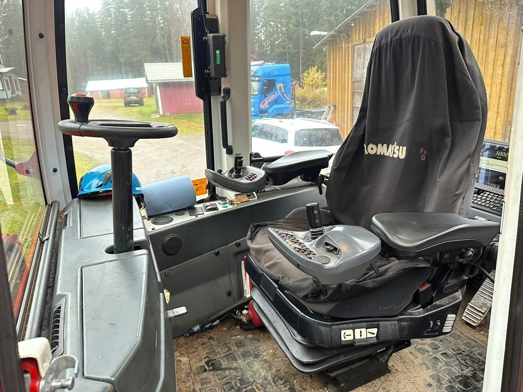 جرار شحن جذوع أشجار الغابات Komatsu 845: صورة 16 جرار شحن جذوع أشجار الغابات Komatsu 845: صورة 16