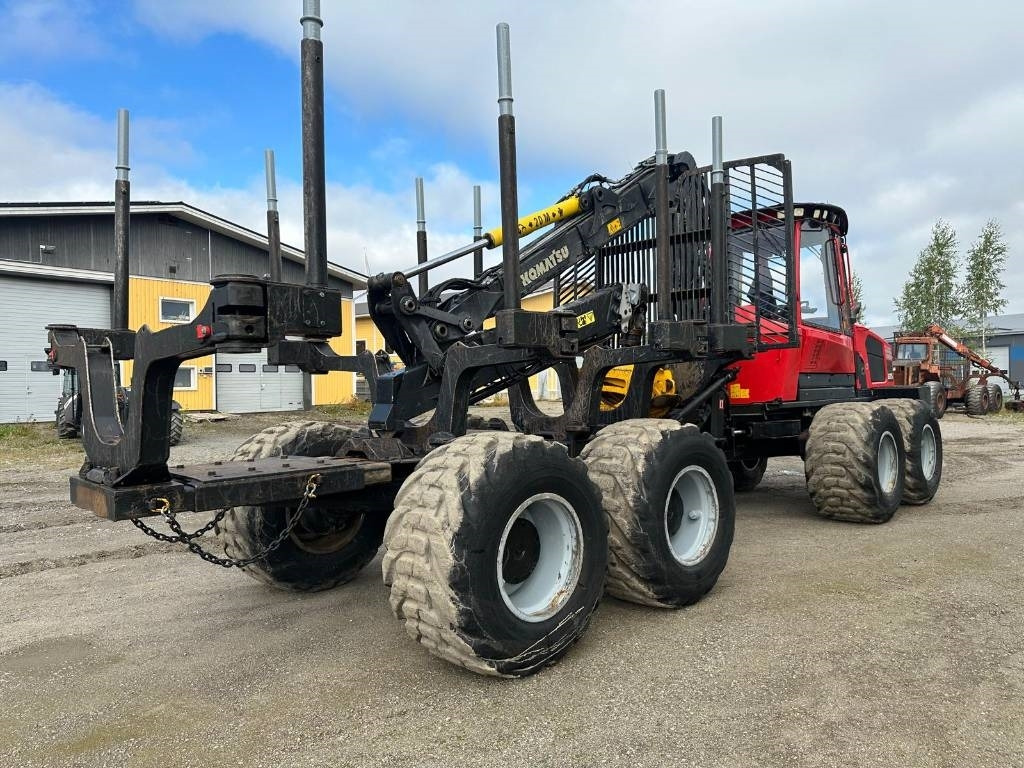 Komatsu 875 - جرار شحن جذوع أشجار الغابات: صورة 3 Komatsu 875 - جرار شحن جذوع أشجار الغابات: صورة 3