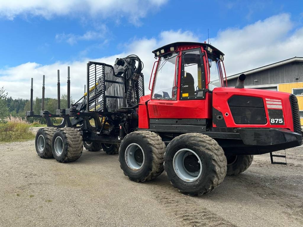 Komatsu 875 - جرار شحن جذوع أشجار الغابات: صورة 1 Komatsu 875 - جرار شحن جذوع أشجار الغابات: صورة 1