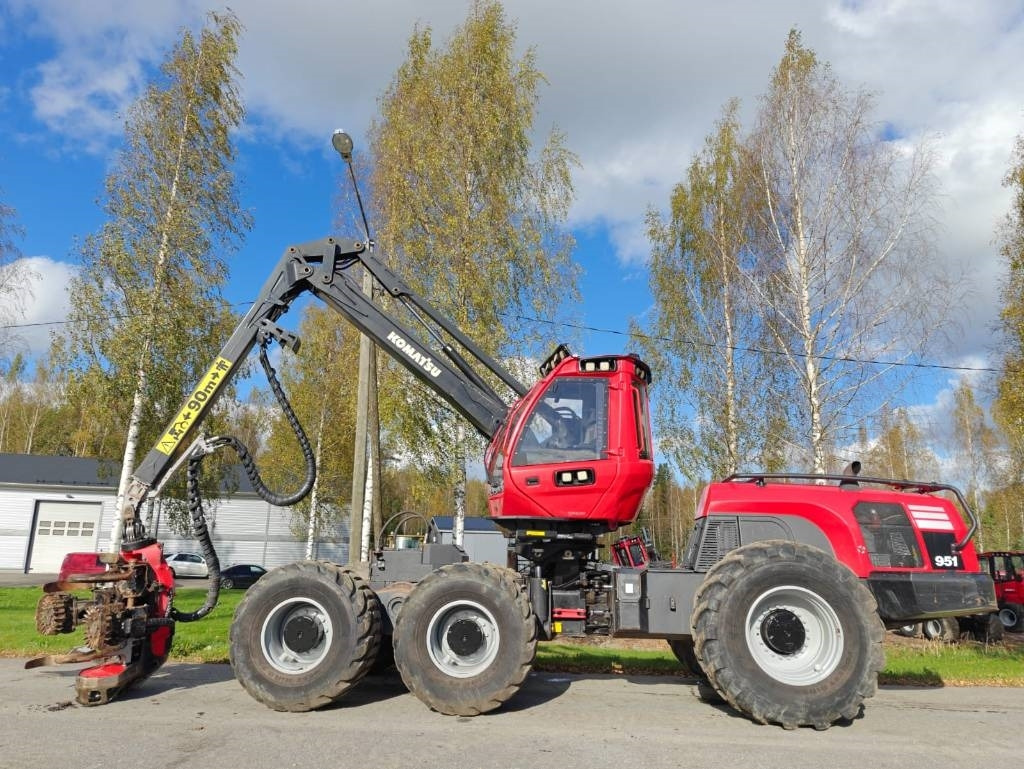 Komatsu 951 - آلة حصاد الأشجار: صورة 2 Komatsu 951 - آلة حصاد الأشجار: صورة 2