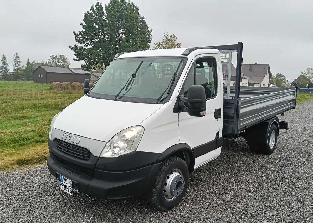 Iveco 35C13, 35C14, 35C15, 35C17, 70C17 - قلاب صغير: صورة 3 Iveco 35C13, 35C14, 35C15, 35C17, 70C17 - قلاب صغير: صورة 3