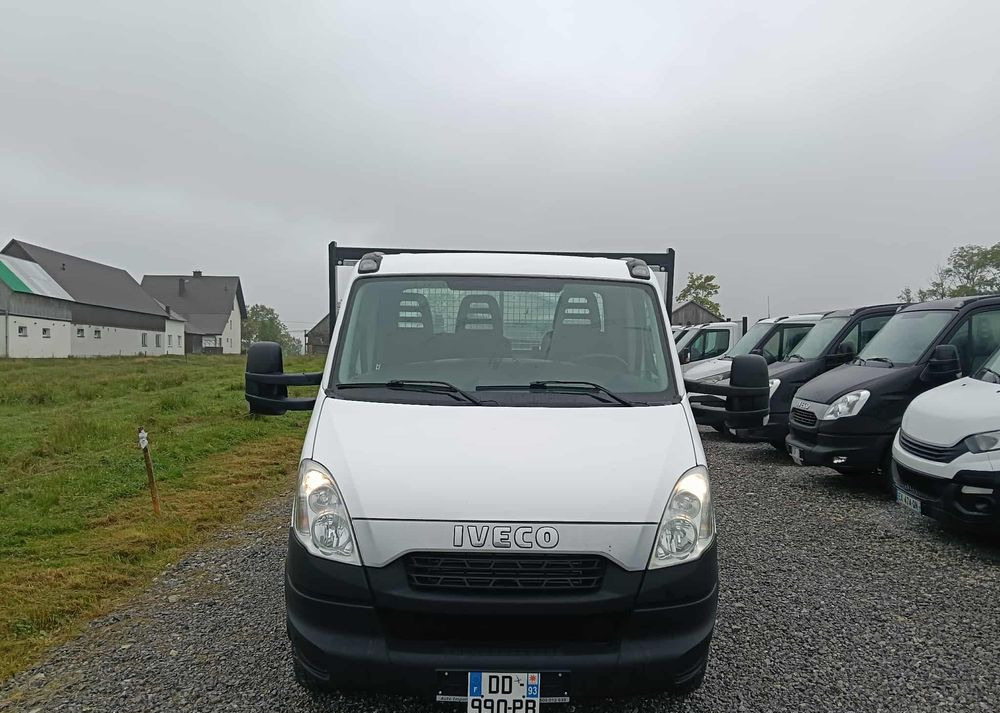 Iveco 35C13, 35C14, 35C15, 35C17, 70C17 - قلاب صغير: صورة 4 Iveco 35C13, 35C14, 35C15, 35C17, 70C17 - قلاب صغير: صورة 4