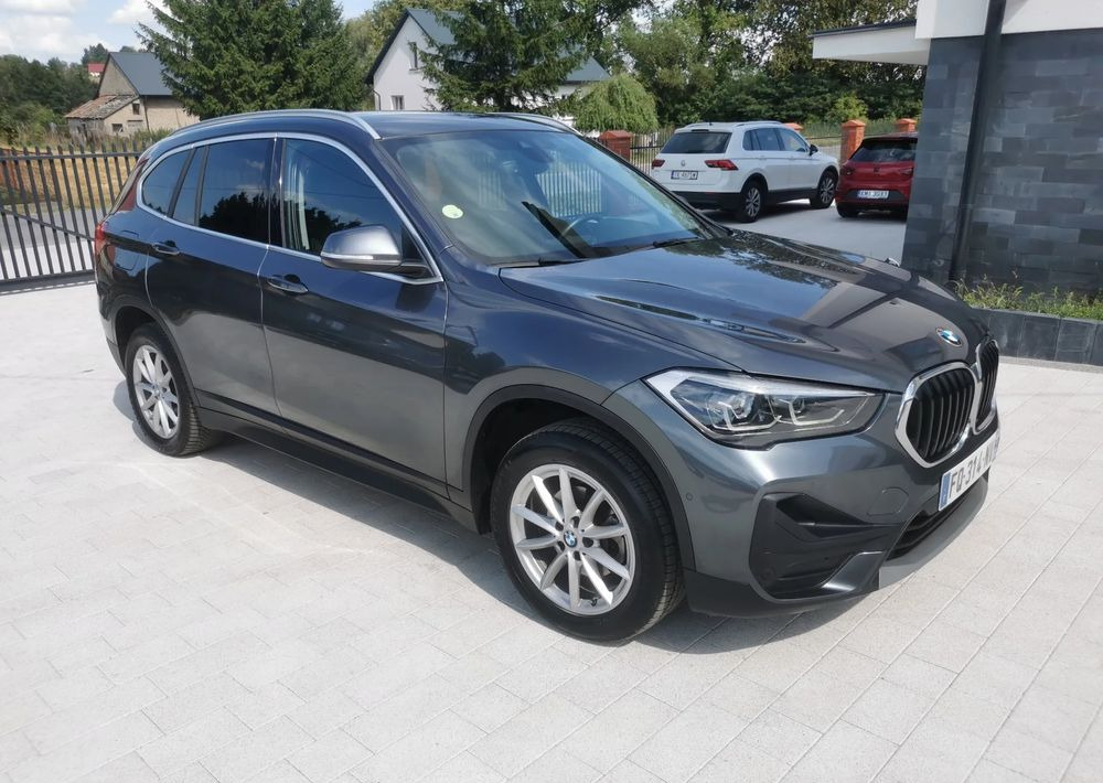BMW X1 sDrive16d - سيارة ستيشن: صورة 2 BMW X1 sDrive16d - سيارة ستيشن: صورة 2