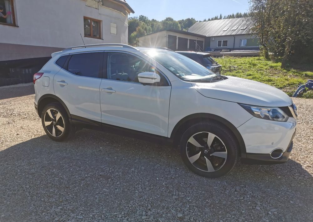 Nissan Qashqai 1.2 DIG-T N-Connecta EU6 - سيارة دفع رباعي: صورة 3 Nissan Qashqai 1.2 DIG-T N-Connecta EU6 - سيارة دفع رباعي: صورة 3