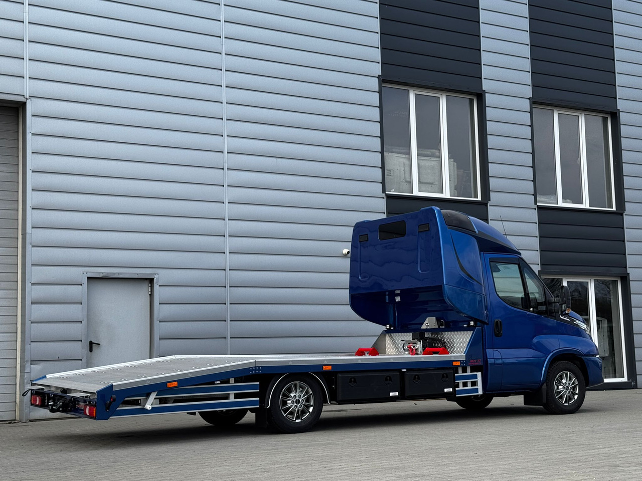 شاحنة توصيل مغلقة للبيع  IVECO Daily 35S18HA8/P: صورة 15