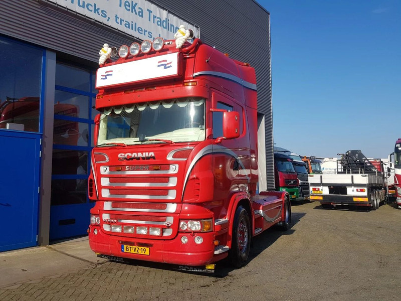 Scania R500 V8 Showtruck Open uitlaat Standairco Retarder - مقطورة السحب: صورة 1 Scania R500 V8 Showtruck Open uitlaat Standairco Retarder - مقطورة السحب: صورة 1