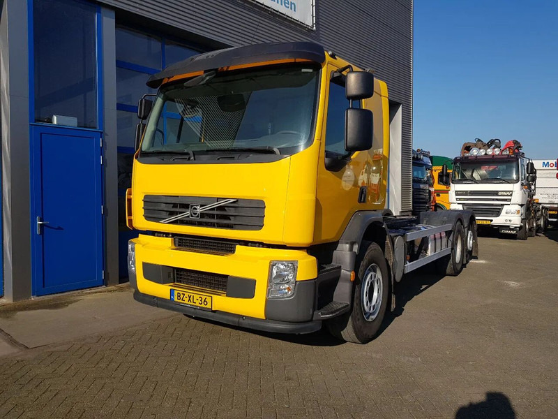 Volvo FE 300 EEV 6X2 Retarder Pto 234.000 KM TÜV - شاحنة بهيكل معدني للمقصورة: صورة 2 Volvo FE 300 EEV 6X2 Retarder Pto 234.000 KM TÜV - شاحنة بهيكل معدني للمقصورة: صورة 2