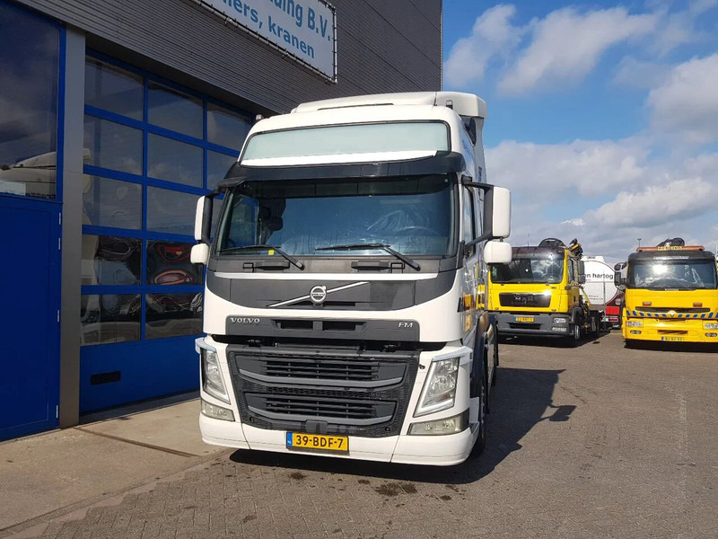 Volvo FM 420 Globetrotter XL Double tank - مقطورة السحب: صورة 2 Volvo FM 420 Globetrotter XL Double tank - مقطورة السحب: صورة 2
