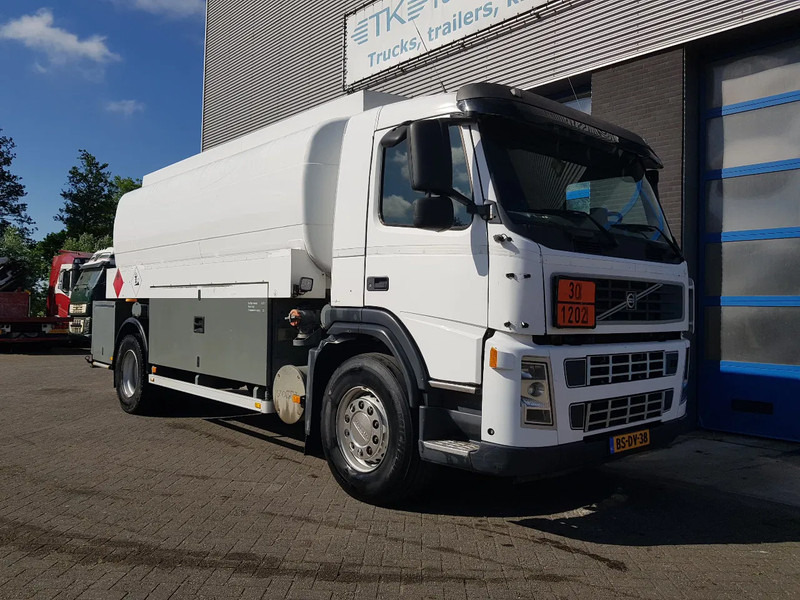 Volvo FM 9.340 Petrol, Diesel 17000 Ltr. 3 Compartementen - شاحنة صهريج: صورة 5 Volvo FM 9.340 Petrol, Diesel 17000 Ltr. 3 Compartementen - شاحنة صهريج: صورة 5