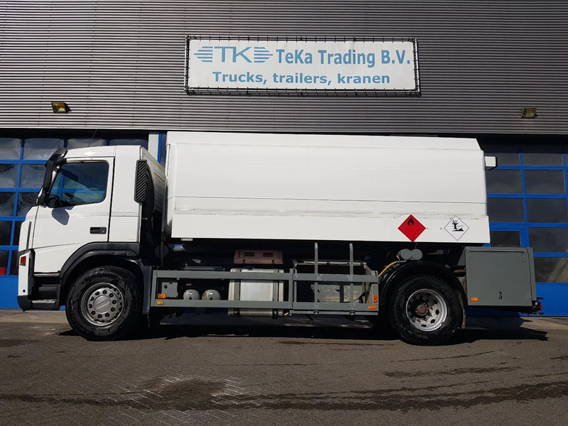 Volvo FM 9.340 Petrol, Diesel 17000 Ltr. 3 Compartementen - شاحنة صهريج: صورة 3 Volvo FM 9.340 Petrol, Diesel 17000 Ltr. 3 Compartementen - شاحنة صهريج: صورة 3